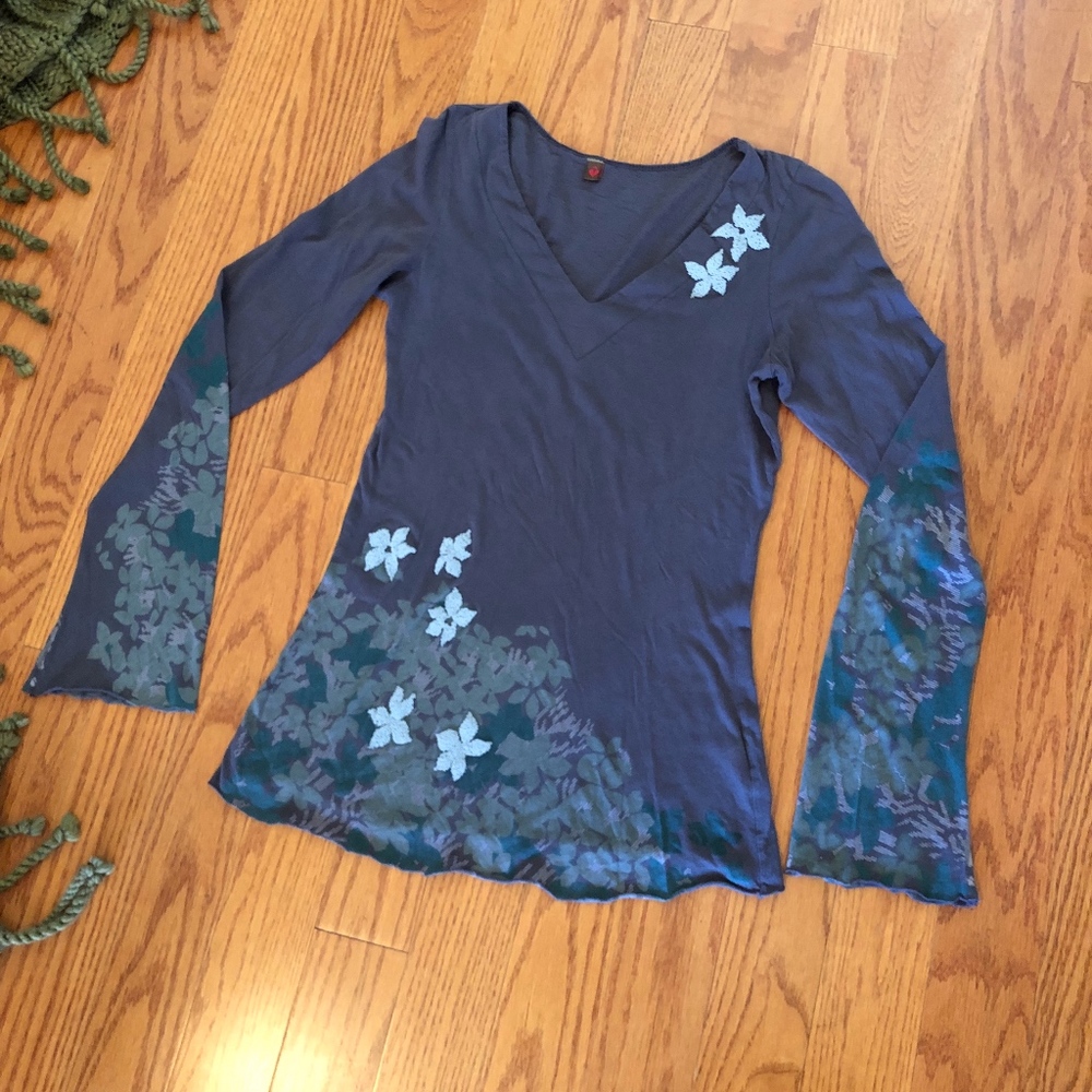 Language Los Angeles V-Neck Tee